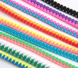 SBYURE - Pulsera de 40 piezas con cierre de cierre, colores neón, sensorial, juego de juguetes para fiestas para estudiantes, niños, cumpleaños, bolsas de dulces, premios pequeños, mixto